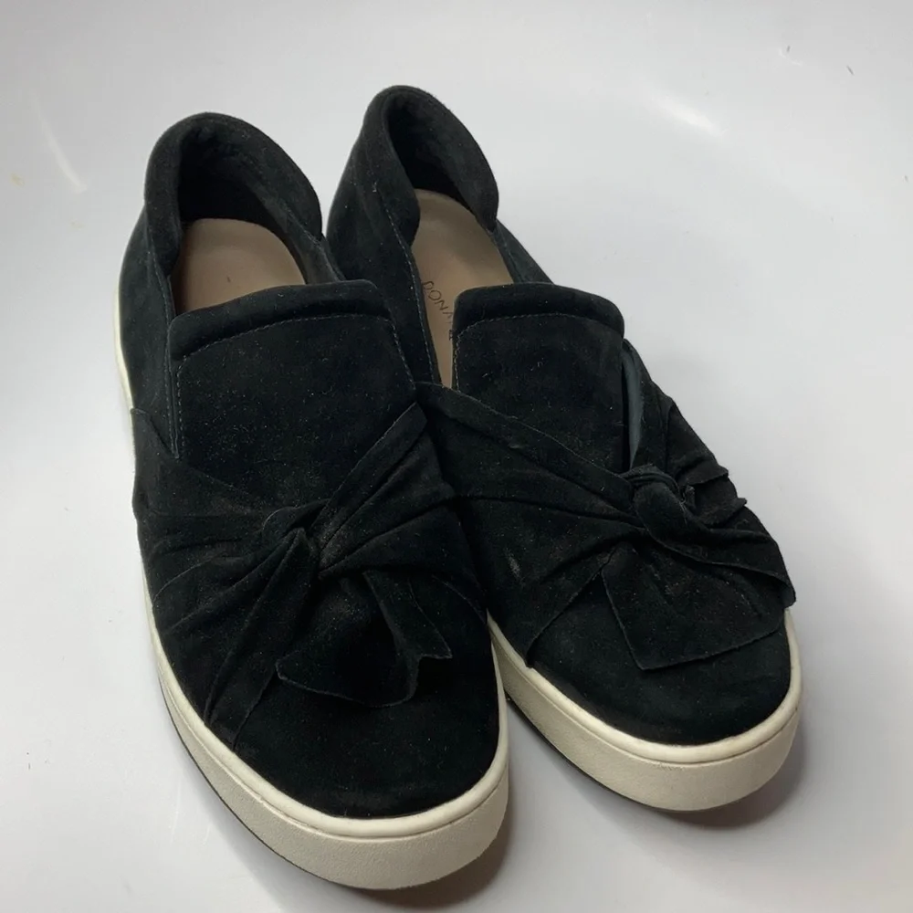 Donald J Pliner Celest knot front suede slip on sneakers size 8‎